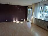 Wohnzimmer in Renovierung - 1 Zimmer Etagenwohnung zur Miete in Leonberg