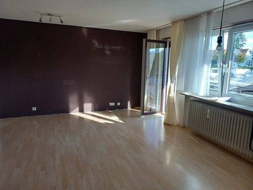 Wohnzimmer in Renovierung - 1 Zimmer Etagenwohnung zur Miete in Leonberg