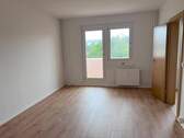 Wohnzimmer.jpeg - 3 Zimmer Etagenwohnung zur Miete in Naunhof