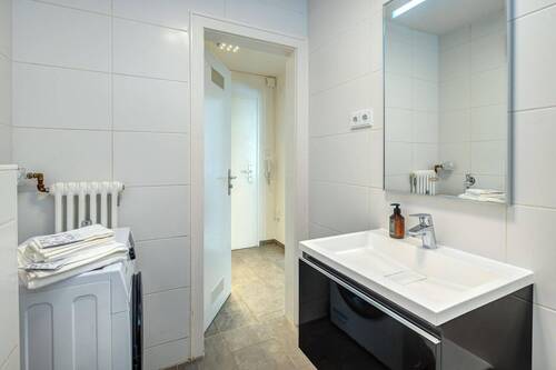 Badezimmer - Etagenwohnung mit 33,00 m&sup2; in München zum Kaufen