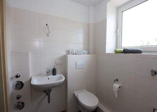 Beispielbild Bad - 3 Zimmer Etagenwohnung in Oschersleben