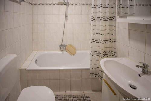 Badezimmer - Etagenwohnung in Brande-Hörnerkirchen zur Miete