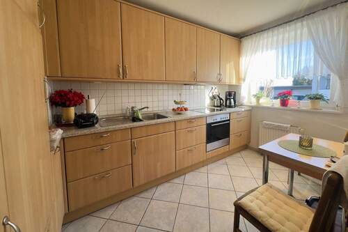 gepflegte Einbauküche - 