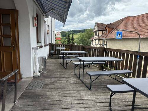 Terrasse - 7 Zimmer Mehrfamilienhaus, Wohnhaus zum Kaufen in Körle