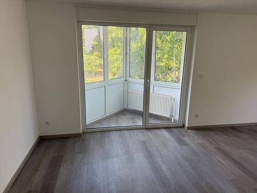 Wohnen - 2 Zimmer Etagenwohnung zur Miete in Hackenheim