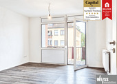 Wohnzimmer mit Balkon - Leerstehende 3-Zimmer Wohnung in zentraler Lage nähe Ringpark