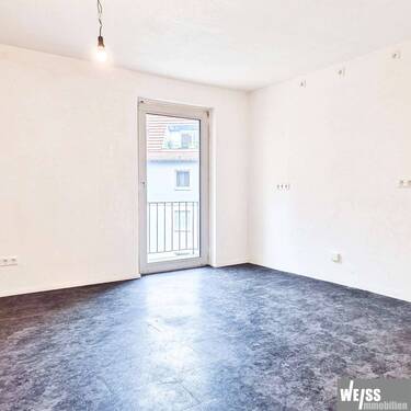 Küche mit kl. Balkon - 3 Zimmer Etagenwohnung zum Kaufen in Würzburg