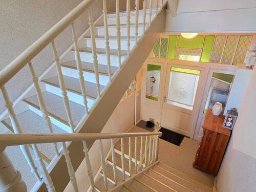 Treppenhaus - Mehrfamilienhaus, Wohnhaus mit 340,00 m&sup2; in Sonneberg zum Kaufen