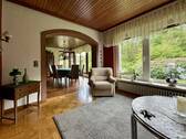 Wohnzimmer mit Blick in das Esszimmer - 