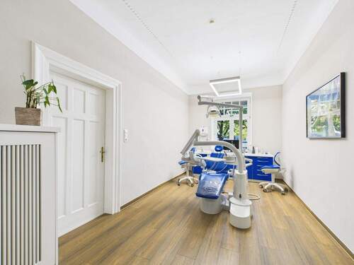 Kleinerer Behandlungsraum - 