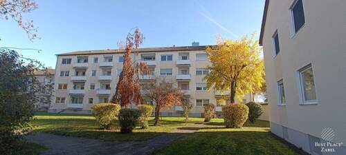Blick von Westen - Charmante 3-Zimmer-Wohnung mit Westbalkon und Einzelgarage