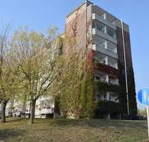 3-R-Wohnung mit Balkon - 275,00&nbsp;EUR Kaltmiete, ca.&nbsp; 54,90&nbsp;m&sup2;&nbsp;Wohnfl&auml;che in Hainichen (PLZ: 09661)