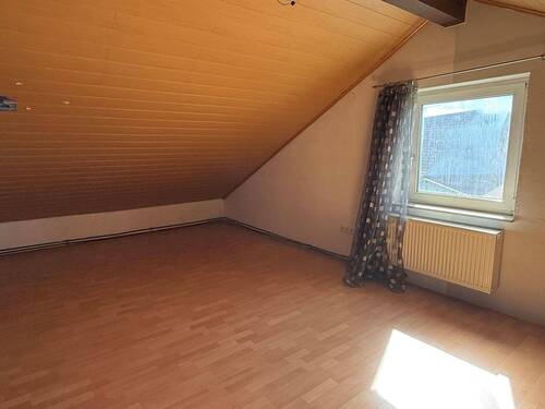 Schlafen/ Wohnen/ Gast/ Büro im DG - 