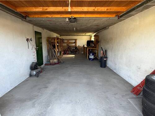 Große Garage für 2 Autos - 