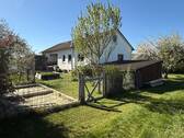 Blick in den Garten - 6 Zimmer Einfamilienhaus zum Kaufen in Pfullendorf