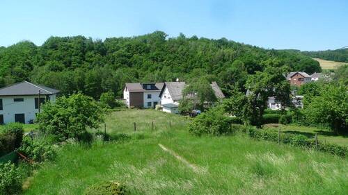 Grundstück - 4 Zimmer Mehrfamilienhaus, Wohnhaus zum Kaufen in Hentern