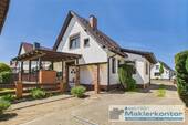 Hofansicht - Elegantes Einfamilienhaus mit Bungalow und Terrasse
