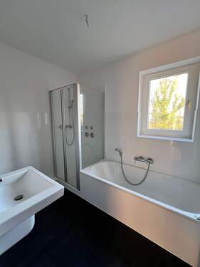 Modernes Badezimmer - 