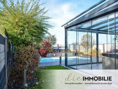 Außenanlage - Neubaucharakter trifft Wohlfühloase: Hochwertig ausgestattetes Einfamilienhaus mit Außenpool!