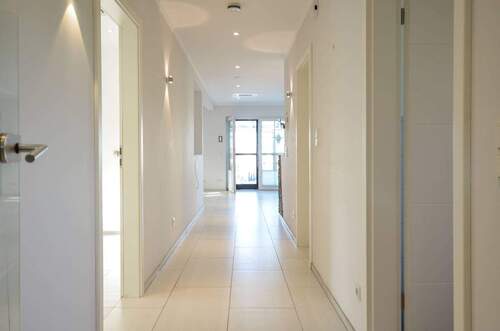 Diele - Bungalow mit 158,00 m&sup2; in Niederkassel zum Kaufen