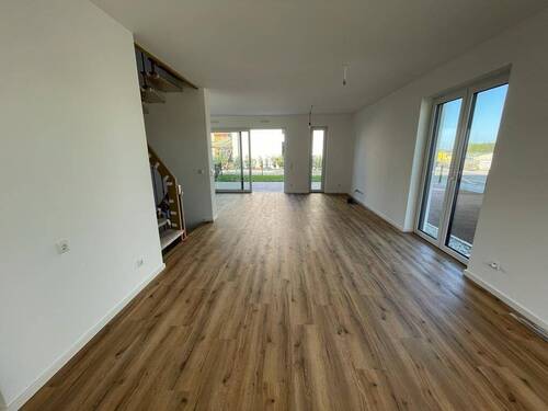 Essbereich und Wohnzimmer - 