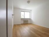 Schlafzimmer leer - Etagenwohnung mit 77,00 m&sup2; in München zum Kaufen