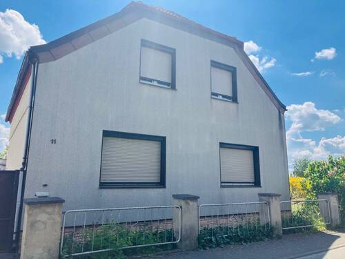 Straßenansicht - 6 Zimmer Einfamilienhaus zum Kaufen in Jessen (Elster)