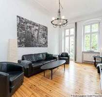 Bezugsfreie, sanierte Altbauwohnung mit 2 Balkonen, Einbauküche und Aufzug - Berlin Prenzlauer Berg