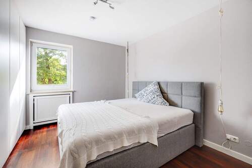 Schlafzimmer - 2 Zimmer Etagenwohnung zum Kaufen in München