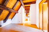Flur - 2 Zimmer Etagenwohnung zum Kaufen in Sulzburg