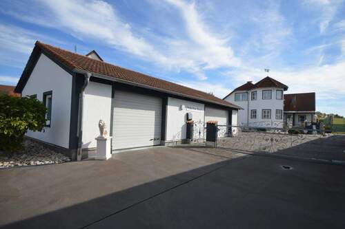 Großes Garagenhaus - 