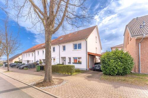 Straßenansicht - 6 Zimmer Reihenendhaus in Vellmar / Obervellmar