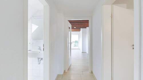 Flur - 3 Zimmer Etagenwohnung zur Miete in Celle