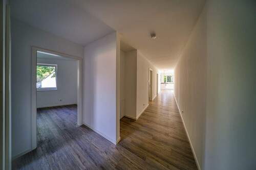 Flur - 4 Zimmer Etagenwohnung zur Miete in Stade