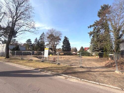 Grundstück Straßenansicht - Provisions- und Bauträgerfrei ! Grundstück in ruhiger wald- und wasserreicher Umgebung !