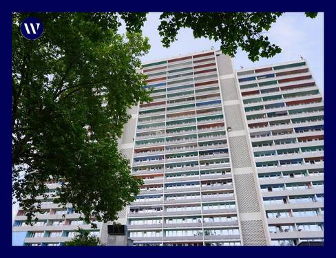 Ansicht - Über den Dächern von Köln mit Dom-Blick! Frisch modernisierte 2 Zimmer, Balkon, neues Duschbad