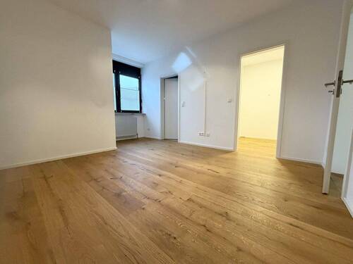 Schlafz. m. Bad/Ankleideraum - 