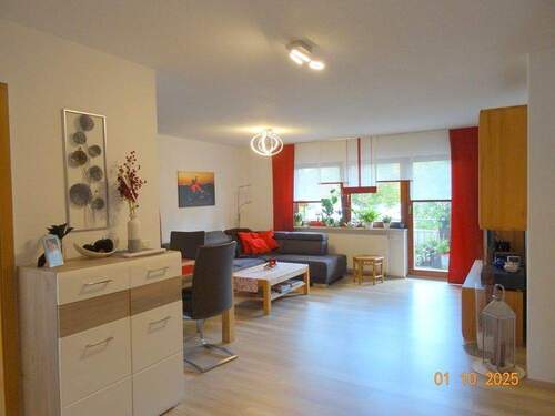 Wohn-Esszimmer 1 - Sonnige, helle 3,5-Zimmer-Erdgeschoss-Wohnung mit Balkon