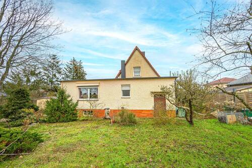 Anbau von Gartenseiten - 5 Zimmer Einfamilienhaus in Ladeburg