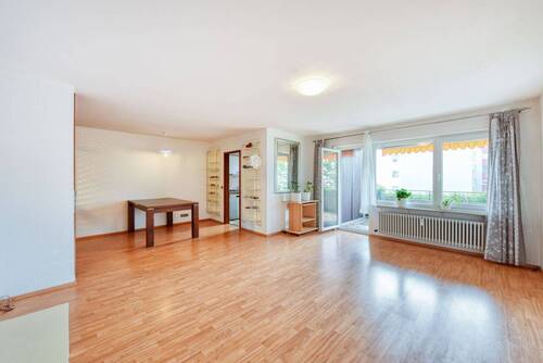 Wohnen mit Balkon - 3 Zimmer Etagenwohnung in Stuttgart