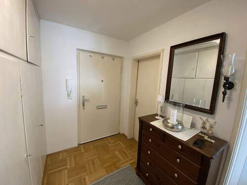 Diele mit Einbauschrank - 