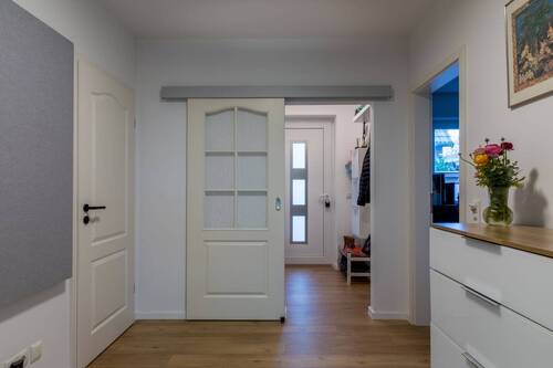 2 Flur Blick Haustür - 4 Zimmer Etagenwohnung zum Kaufen in Hamburg