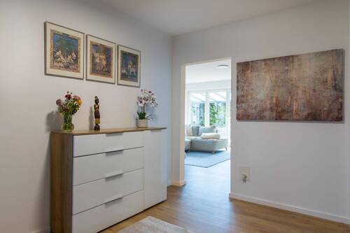 3 Flur Blick Wohnbereich - 4 Zimmer Etagenwohnung in Hamburg