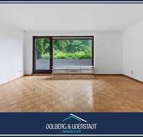 Großzügige 4-Zimmer-Wohnung mit Balkon, Keller und 2 Tiefgaragenstellplätzen in ruhiger Sackgassenlage - Hamburg / Meiendorf
