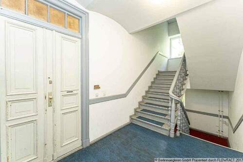 Treppenhaus - 5 Zimmer Etagenwohnung zum Kaufen in Berlin