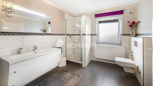 1. OG Badezimmer 1 - 