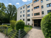 Weg zum Haus - gepflegt und begrünt
- 