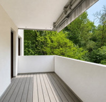 Urbanes Wohnen mit Blick ins Grüne: Helle 3- bis 5-Zi.-Whg. mit Süd-West-Balkon und 2 Garagen - Zirndorf