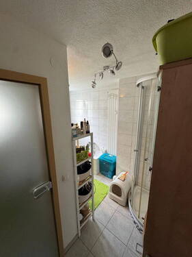 Bad m. Dusche/Badewanne - 