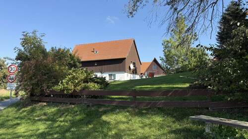 Blick in den Garten - 5 Zimmer Einfamilienhaus zum Kaufen in Mertendorf
